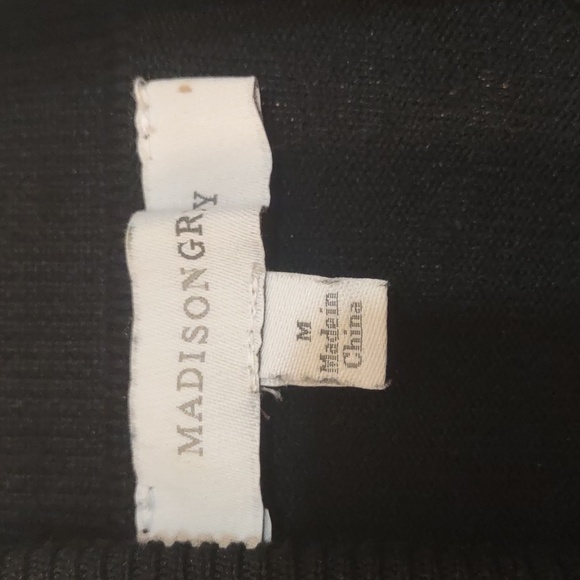 PRE OWNED MADISON GREY TURTLE NECK COLOR WHITE AND BLACK LONG SLEEVE SIZE M - Picture 2 of 11